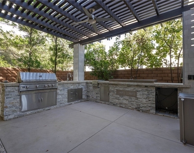 86 Pristine Glen Street - Photo Thumbnail 57