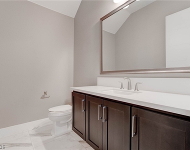 86 Pristine Glen Street - Photo Thumbnail 15