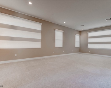 86 Pristine Glen Street - Photo Thumbnail 42