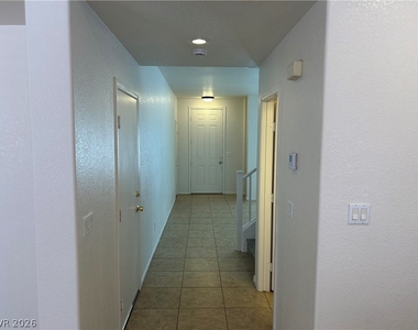 10296 Magnolia Tree Avenue - Photo Thumbnail 4