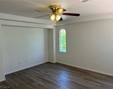 10296 Magnolia Tree Avenue - Photo Thumbnail 16