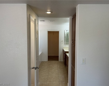 10296 Magnolia Tree Avenue - Photo Thumbnail 12