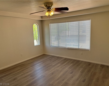 10296 Magnolia Tree Avenue - Photo Thumbnail 15