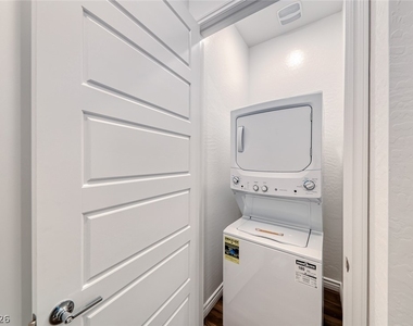 968 Woodburn Lane - Photo Thumbnail 33