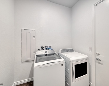 968 Woodburn Lane - Photo Thumbnail 24