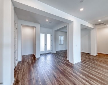 968 Woodburn Lane - Photo Thumbnail 3