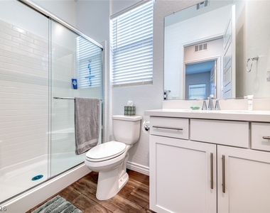 968 Woodburn Lane - Photo Thumbnail 32