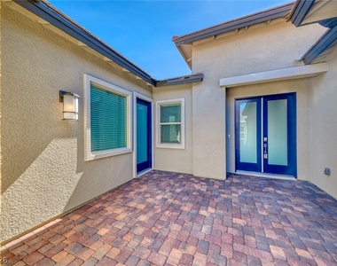 968 Woodburn Lane - Photo Thumbnail 2