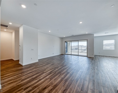 968 Woodburn Lane - Photo Thumbnail 12