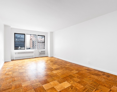 East 36th Street - Photo Thumbnail 3
