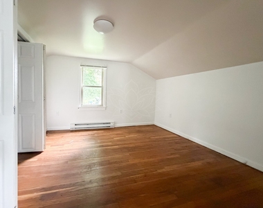 113 Spencer Avenue - Photo Thumbnail 8