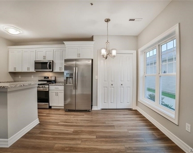 295 Northill Drive - Photo Thumbnail 10