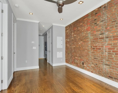 East 13th Street - Photo Thumbnail 4