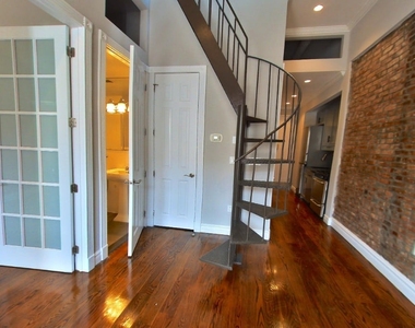 East 13th Street - Photo Thumbnail 4