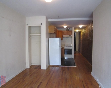 East 12th Street - Photo Thumbnail 3
