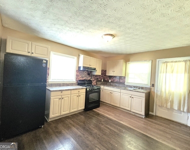 321 Thomas Dorsey Drive - Photo Thumbnail 5
