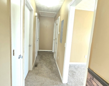 321 Thomas Dorsey Drive - Photo Thumbnail 6