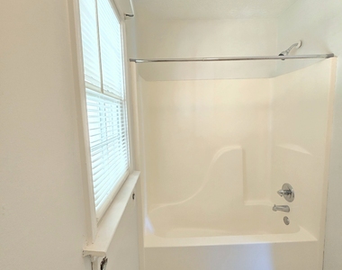 321 Thomas Dorsey Drive - Photo Thumbnail 8