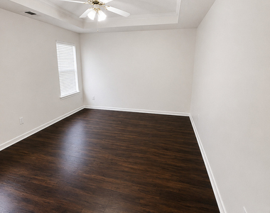 5115 Towne Park Drive - Photo Thumbnail 12