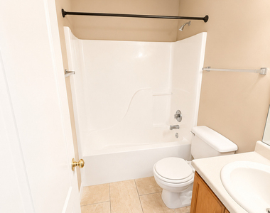 5115 Towne Park Drive - Photo Thumbnail 10