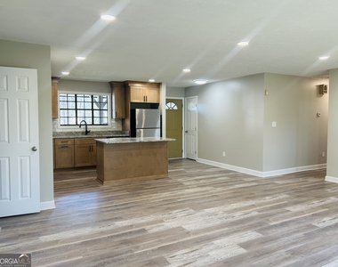 6165 Radford Drive - Photo Thumbnail 10