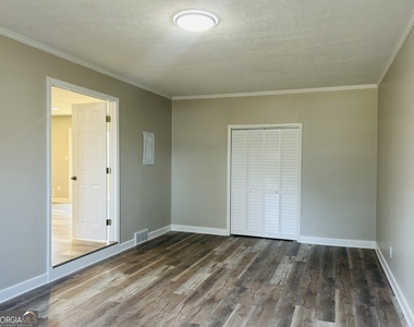6165 Radford Drive - Photo Thumbnail 14