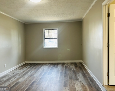 6165 Radford Drive - Photo Thumbnail 13