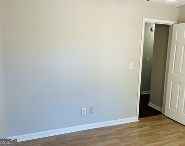 5612 Feldwood Road - Photo Thumbnail 28