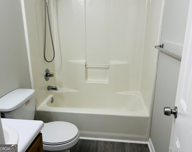 5612 Feldwood Road - Photo Thumbnail 25