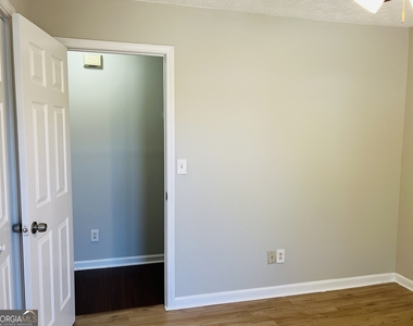 5612 Feldwood Road - Photo Thumbnail 14