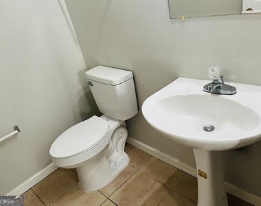 5612 Feldwood Road - Photo Thumbnail 37