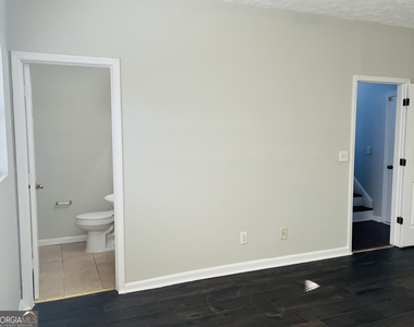 5612 Feldwood Road - Photo Thumbnail 36