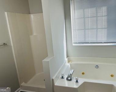 5612 Feldwood Road - Photo Thumbnail 23