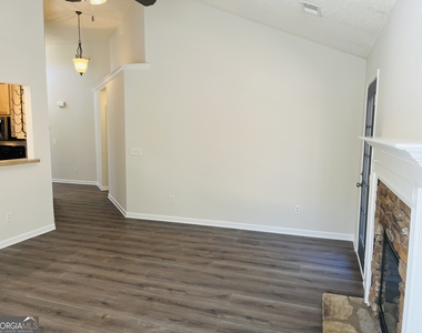 23 Belltree Circle - Photo Thumbnail 5
