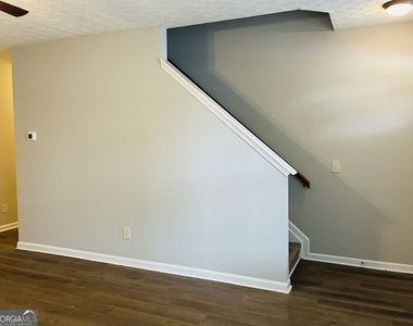 4014 Carisbrook Drive - Photo Thumbnail 6
