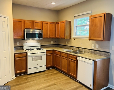 4014 Carisbrook Drive - Photo Thumbnail 10