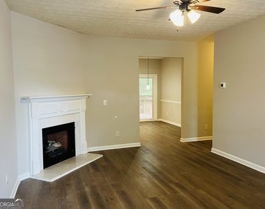 4014 Carisbrook Drive - Photo Thumbnail 5