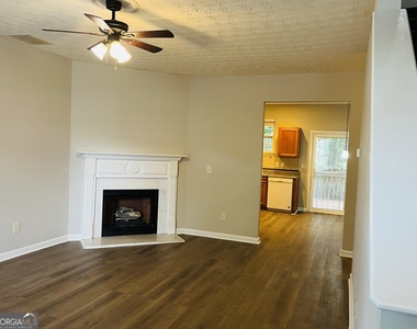 4014 Carisbrook Drive - Photo Thumbnail 3