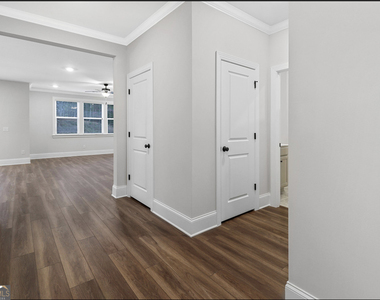 127 Vivian Lane - Photo Thumbnail 7