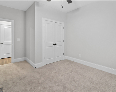 127 Vivian Lane - Photo Thumbnail 9