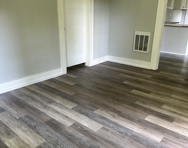 6 Windsor Drive - Photo Thumbnail 1