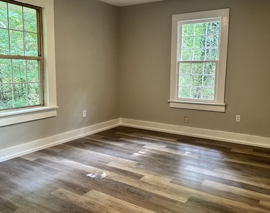 6 Windsor Drive - Photo Thumbnail 5