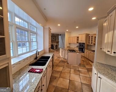 1256 Olde Lexington Road - Photo Thumbnail 7