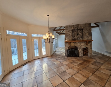 1256 Olde Lexington Road - Photo Thumbnail 8