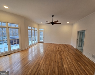 1256 Olde Lexington Road - Photo Thumbnail 11