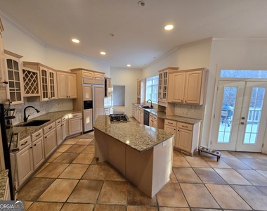 1256 Olde Lexington Road - Photo Thumbnail 6