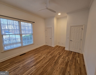 1256 Olde Lexington Road - Photo Thumbnail 17