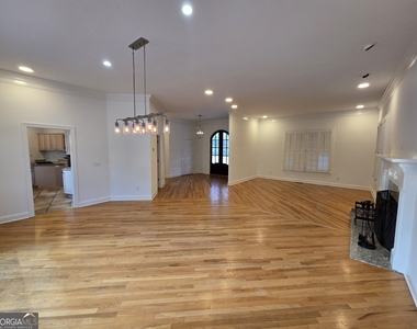 1256 Olde Lexington Road - Photo Thumbnail 10