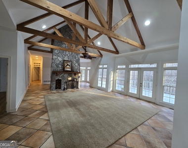 1256 Olde Lexington Road - Photo Thumbnail 4