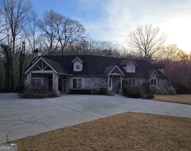 1256 Olde Lexington Road - Photo Thumbnail 3